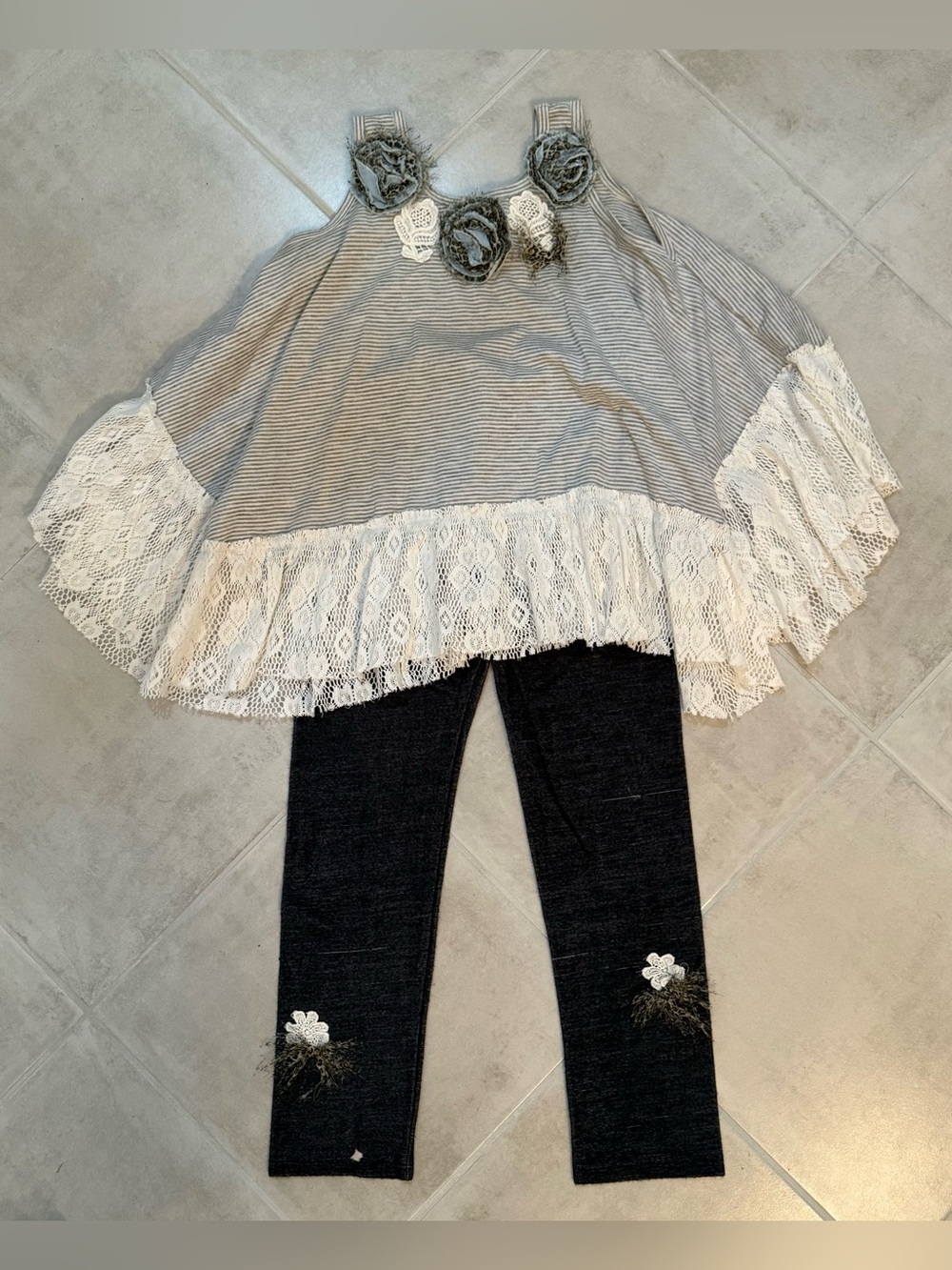 Little Mass Tunic & Capris NWOT Sz 12